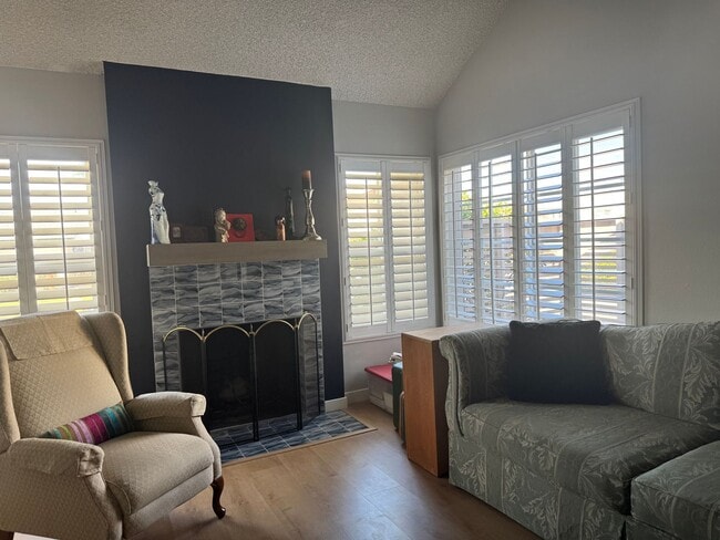 Building Photo - Beautiful 4-Bedroom + Loft Home in Desirab...