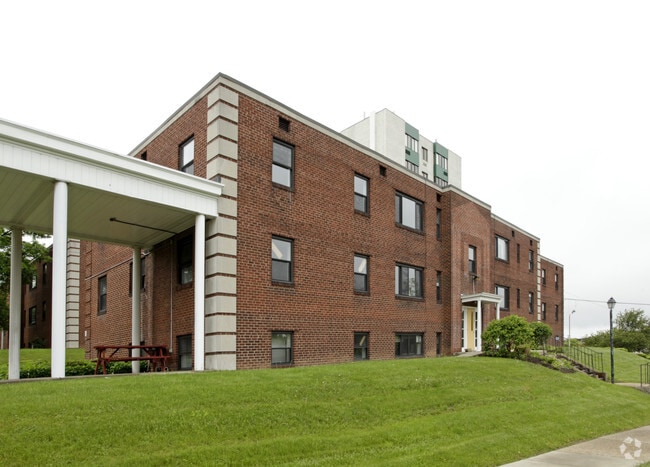 Greentree Gardens - Greentree Gardens Apartments