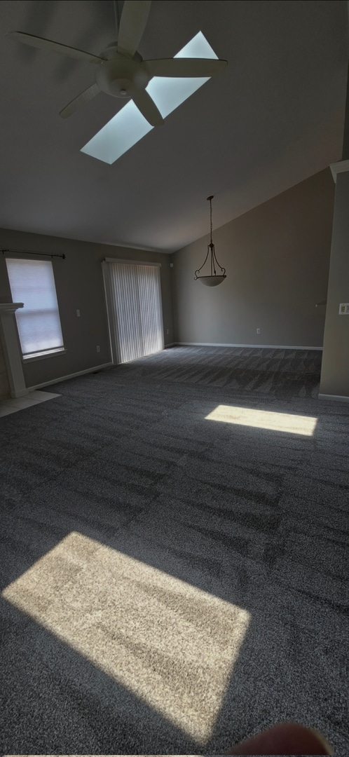 Building Photo - Beautiful 3 bed 3 bath two story condo. St...