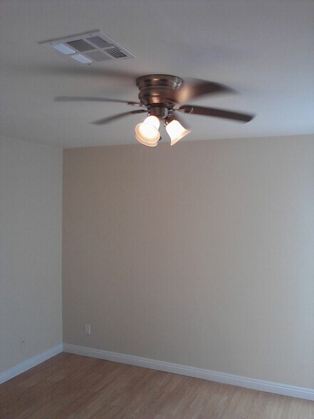 Fan light in master - 4734 Allott Ave