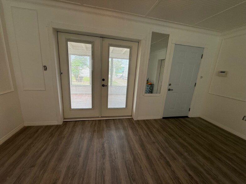Building Photo - 545 Palmetto Dr
