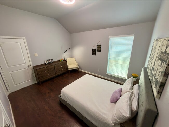 Building Photo - 5407 Stoneridge Ct