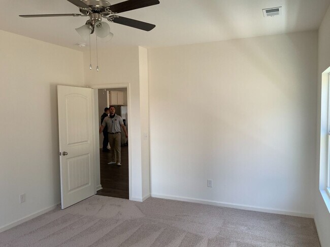 Building Photo - Coming Soon.   Springville’s Archers Cove 4BR /3BA/ 3 car garage 1 level