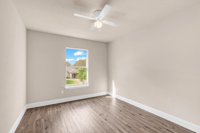 Building Photo - 2406 Glen Field Dr