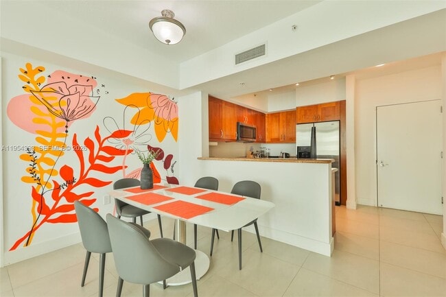 Building Photo - 1755 E Hallandale Beach Blvd