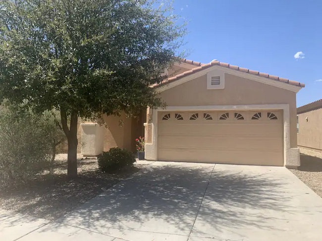 Building Photo - 2227 E Stone Stable Dr