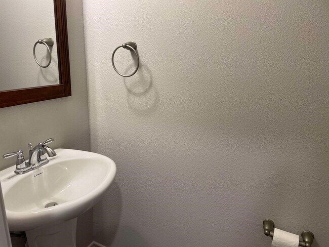 Building Photo - 107 Peruna Dr