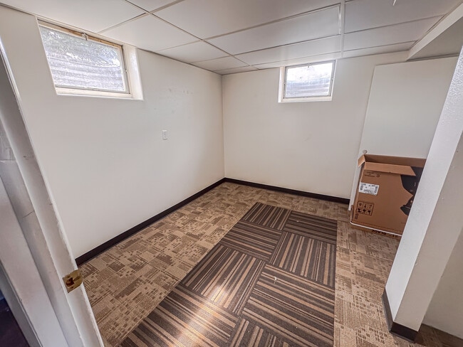 Building Photo - 702 Melton St