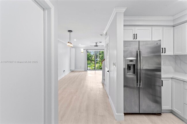 Building Photo - 8600 SW 67th Ave