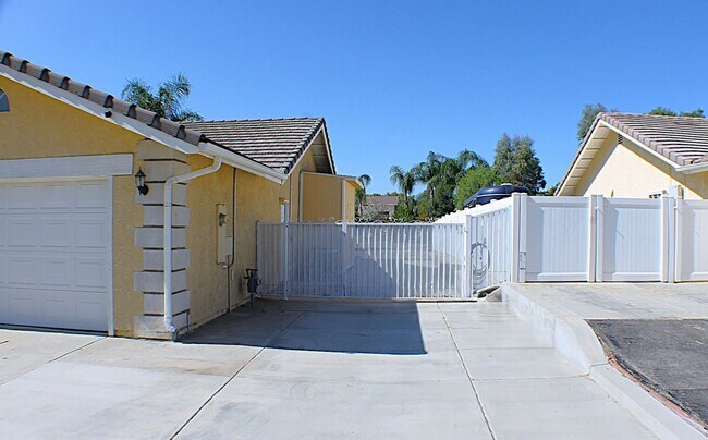 Building Photo - Spacious Ranch-Style Home on Half Acre with Gated RV Parking