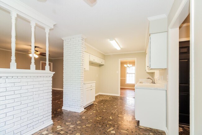 Building Photo - 3621 Huckleberry St