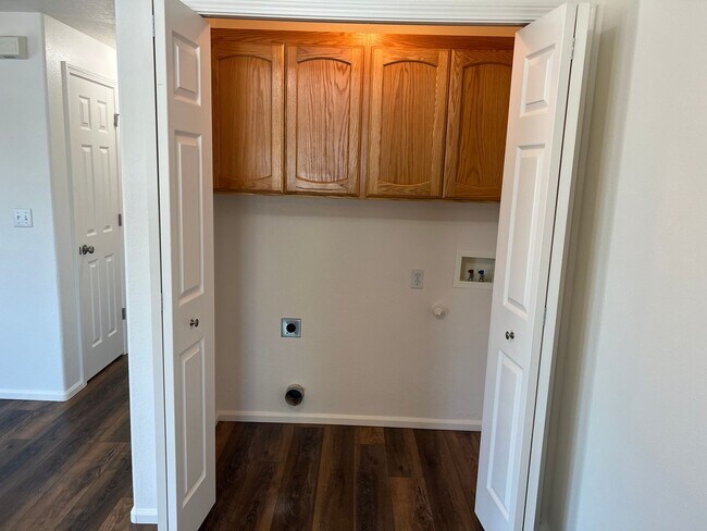 Building Photo - Newly updated 3-bedroom, 2-bathroom duplex with a garage!  $500 OFF YOUR FIRST MONTH'S RENT!