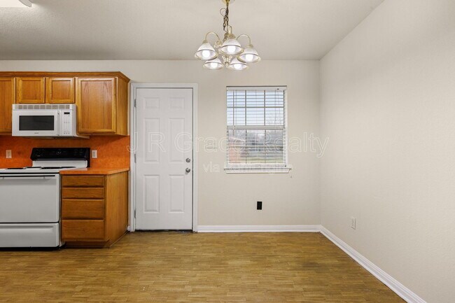 Building Photo - 109 Apple Ln