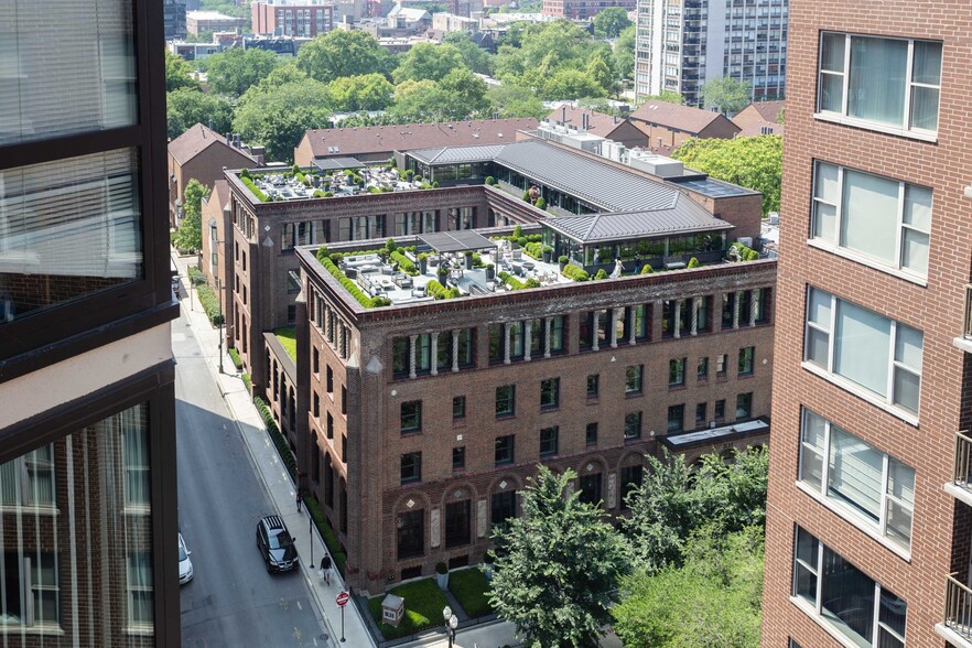View - 21 W Goethe St