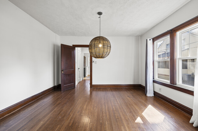 Dining Room - 862 College Ave