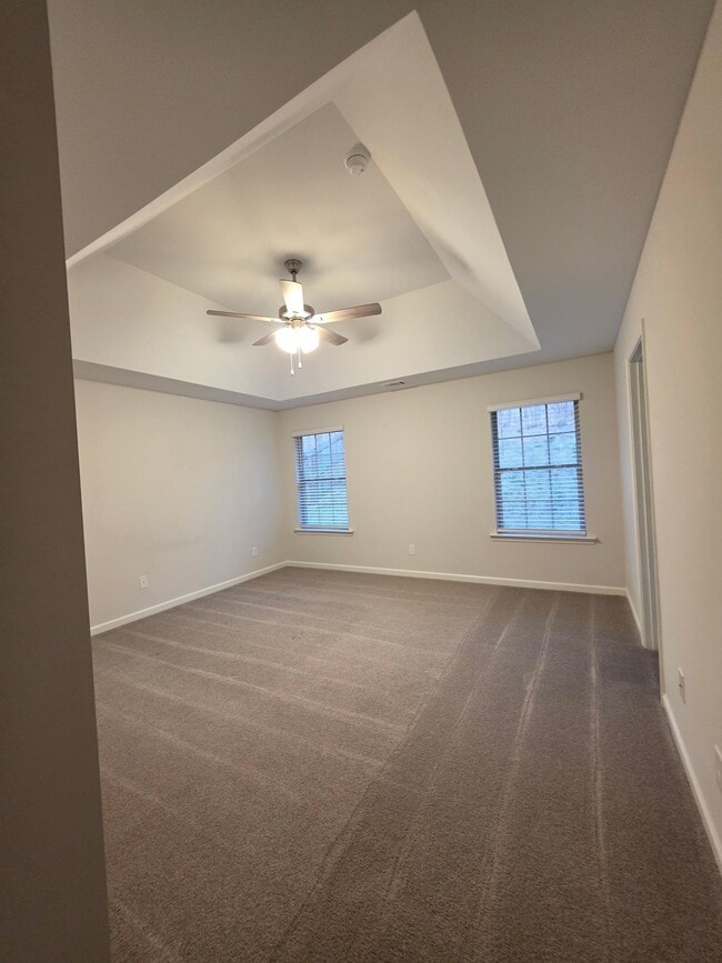 Building Photo - 745 Park Ln