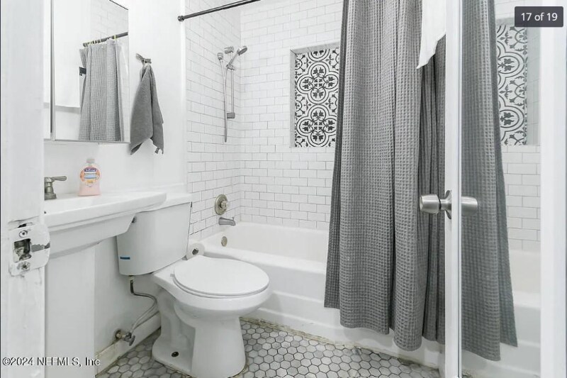 Building Photo - 1151 E 15th St