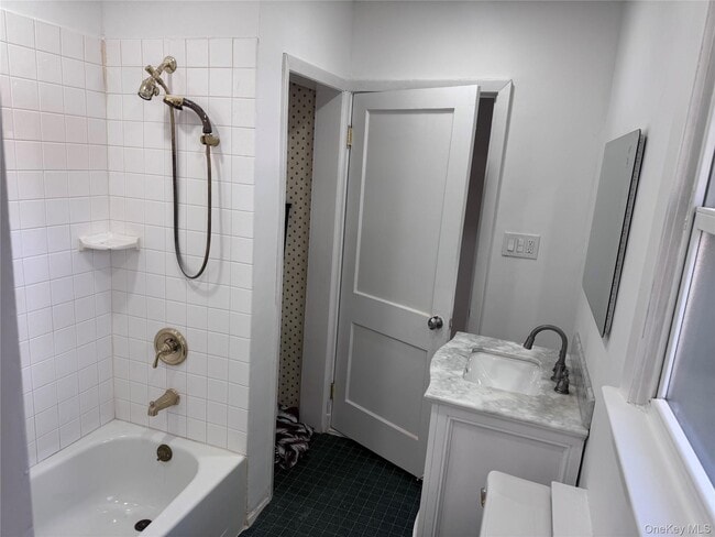 Building Photo - 4 Franklin St