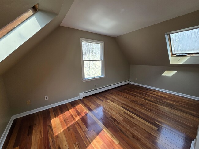 Building Photo - 38 Johnson Ln
