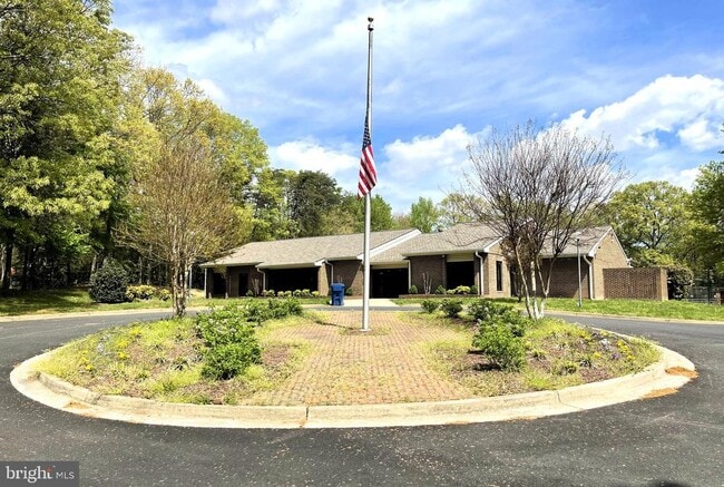 Building Photo - 3029 Heathcote Rd