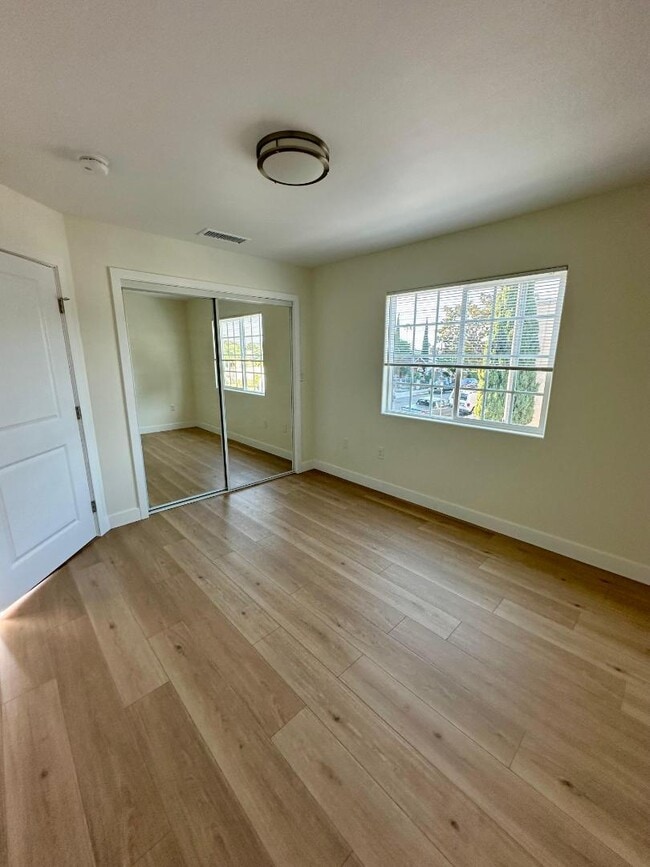 Building Photo - 1094 Lime Ave