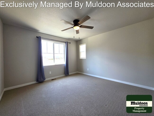 Building Photo - Beautiful 3 bed, 3 bath home in the desirable Pathways community!