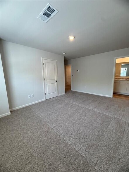 Building Photo - 5980 Skylar Dr
