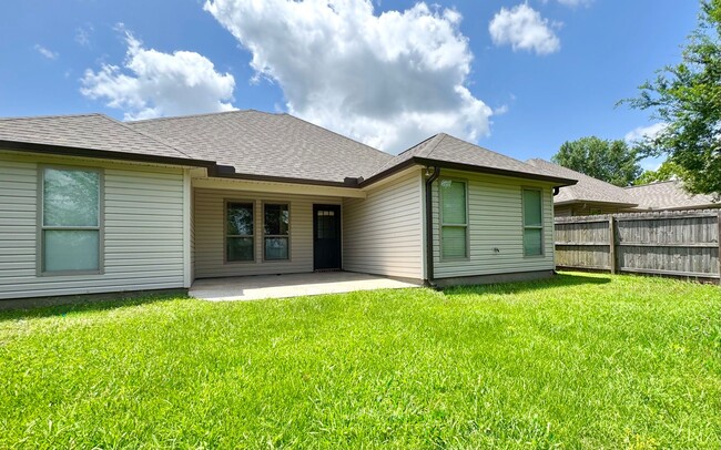 Building Photo - Move-In Ready 3 Bed, 2 Bath Home in Prairi...