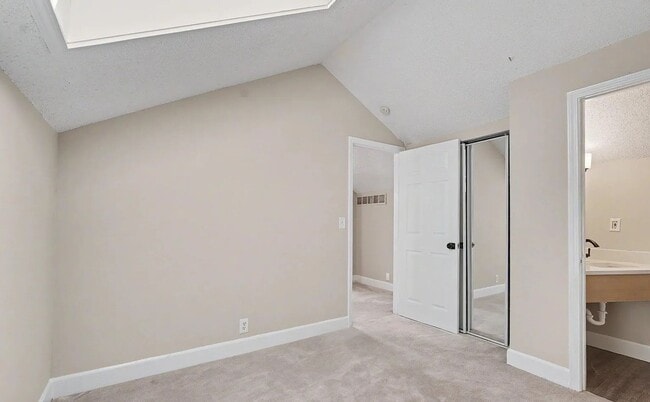 Building Photo - 2527 Morningside Dr