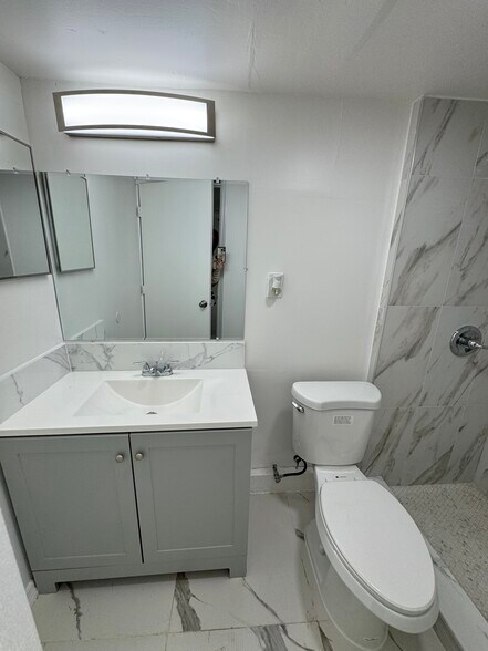 Building Photo - 274 Bayberry Dr