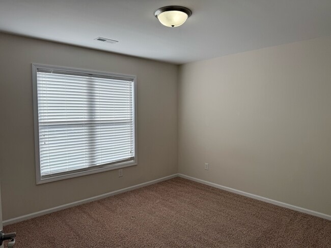 Building Photo - 207 Craftsman Dr