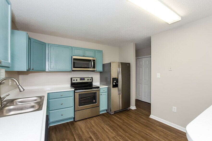 Building Photo - 3511 Firestone Dr