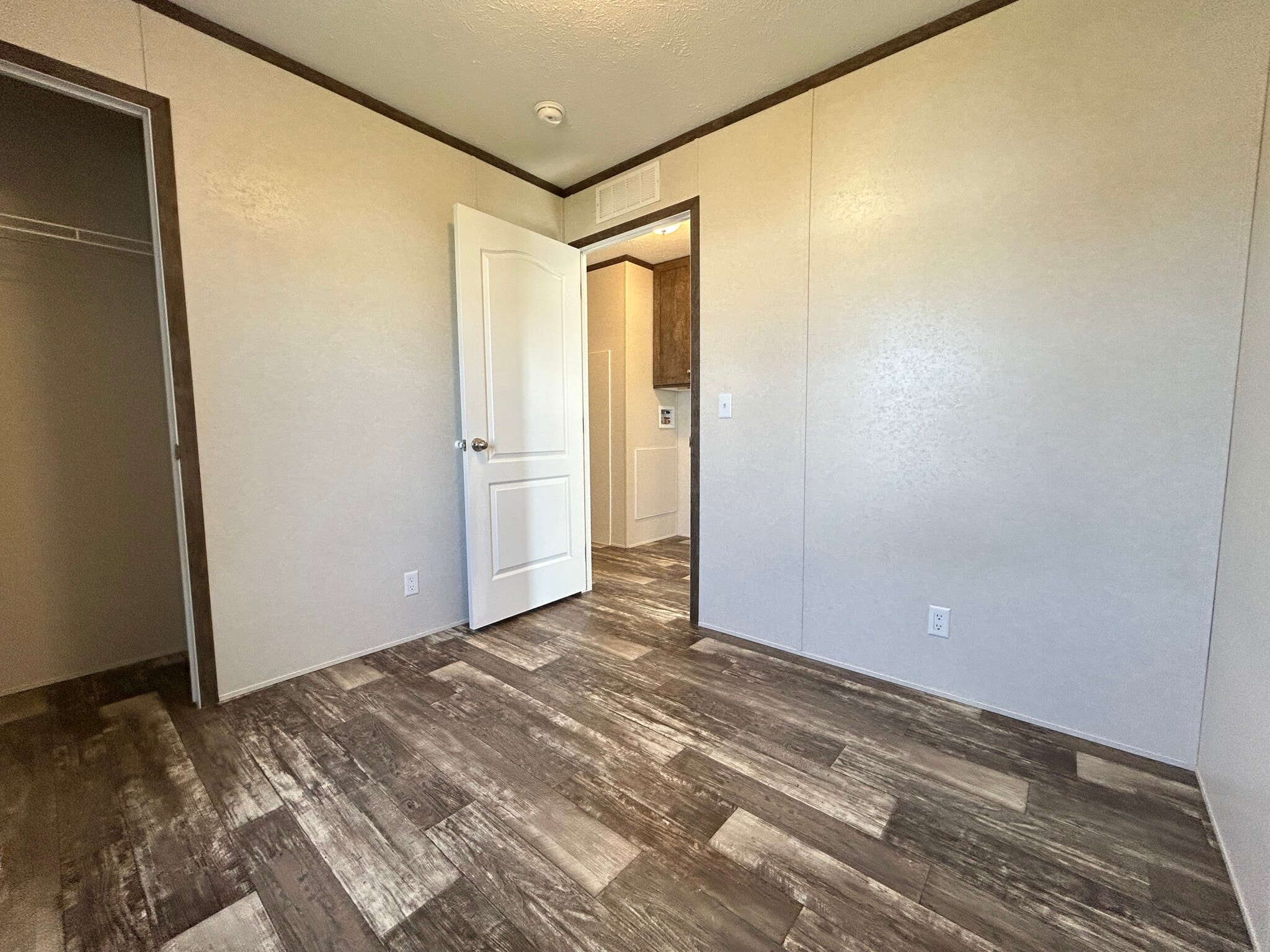 Building Photo - 18 Skeena St