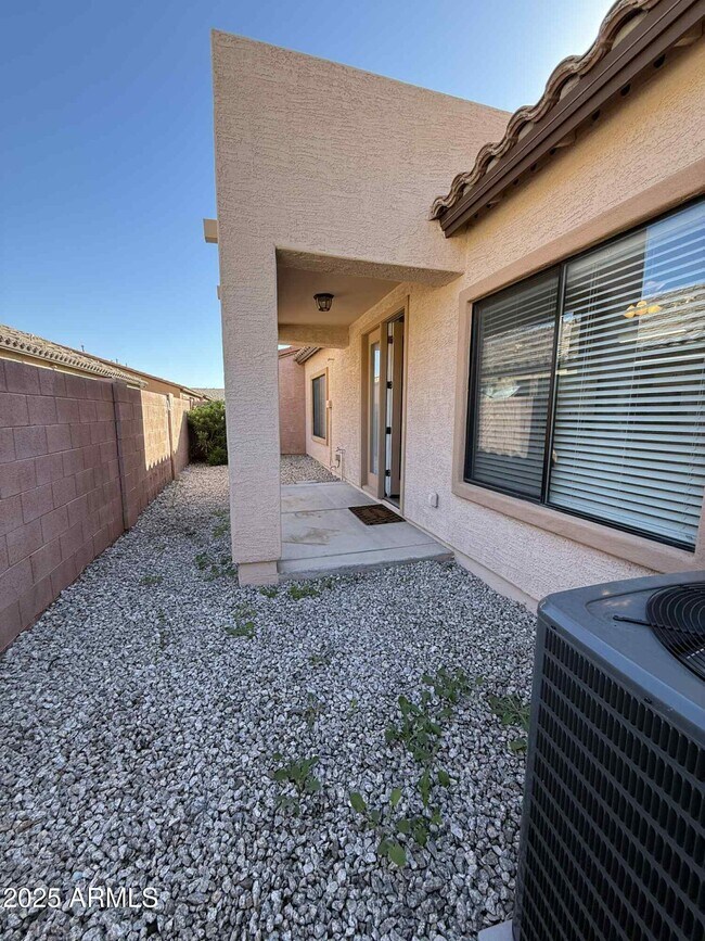 Building Photo - 4522 W Branham Ln