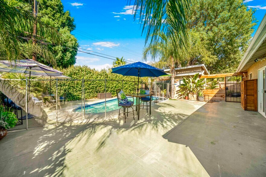 Building Photo - 7851 Texhoma Ave