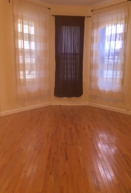 Building Photo - Shabbar-329 E St