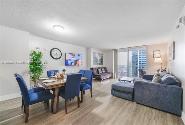 Building Photo - 1200 Brickell Bay Dr