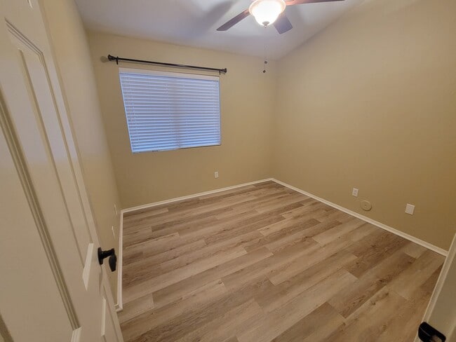 Building Photo - 4318 E Milton Dr