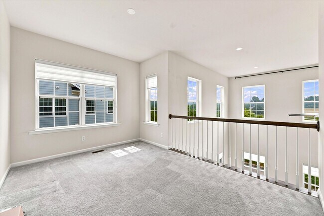 Building Photo - 160 Shilling Ave