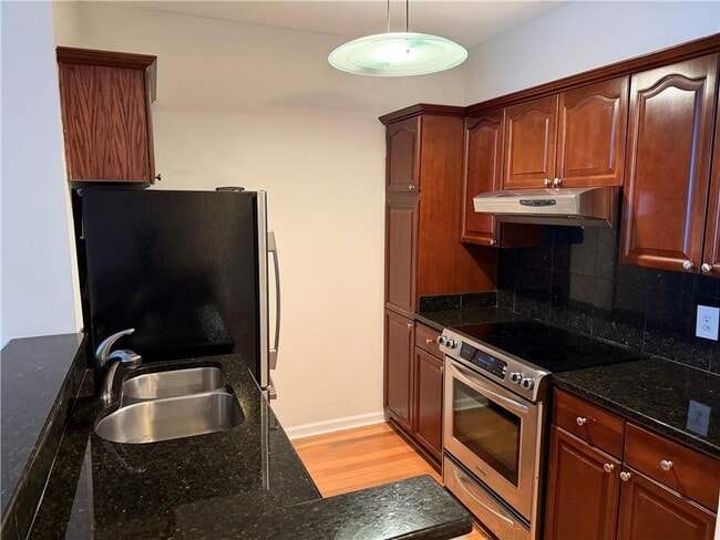 Building Photo - 2511 River Green Dr NW