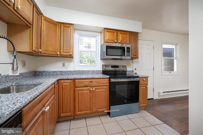 Building Photo - 3748 Tudor Dr