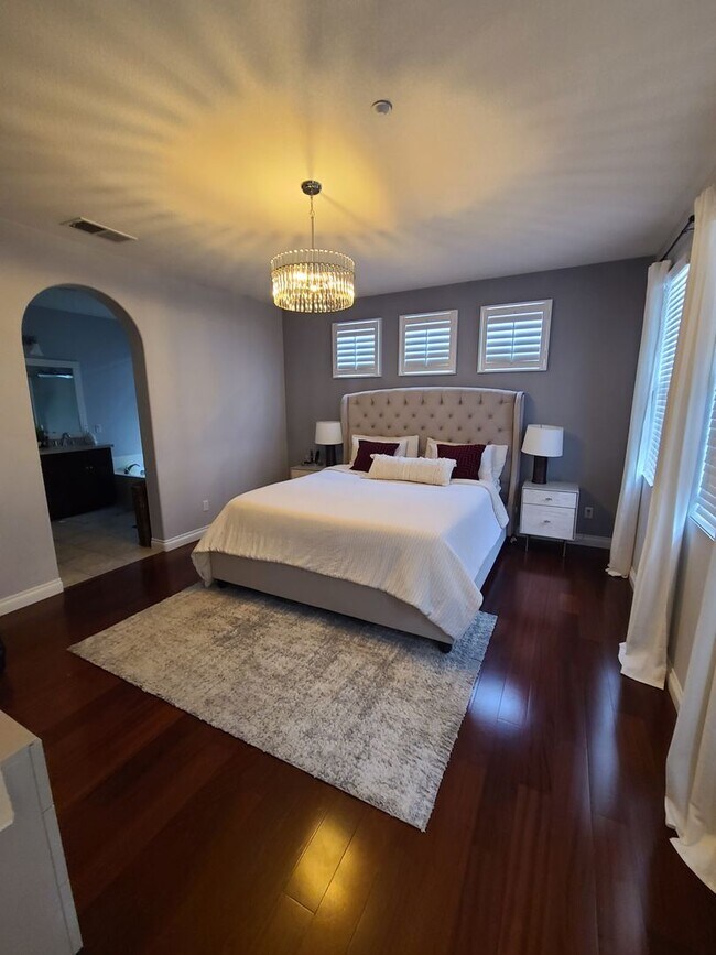 Building Photo - 907 Mira Lago Way
