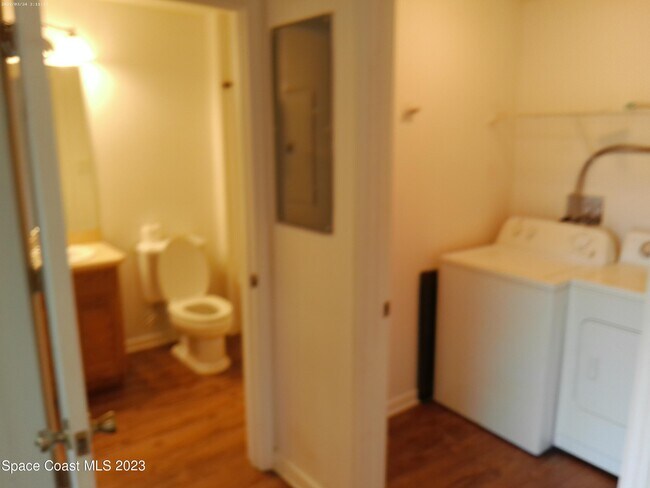 Building Photo - 435 Margie Dr