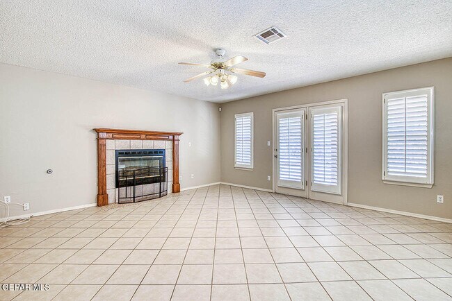 Building Photo - 6076 Los Siglos Dr
