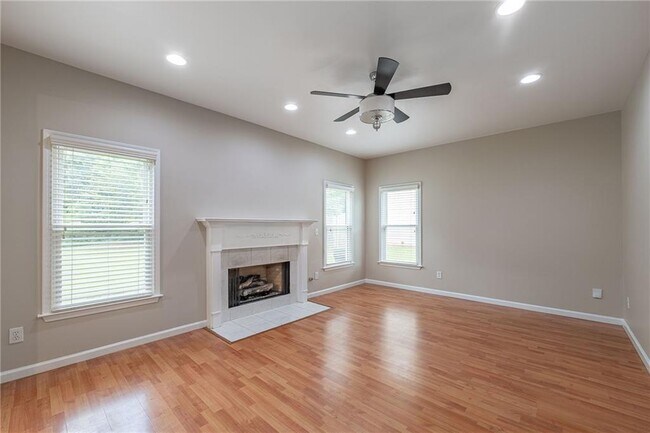 Building Photo - 315 Foe Creek Dr