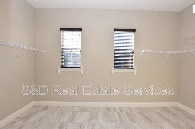 Building Photo - 6986 Highlands Creek Ave