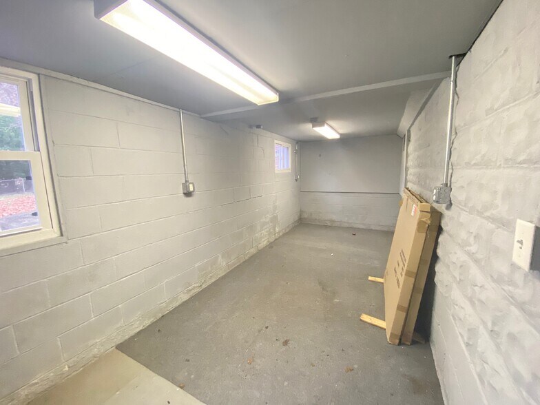 Building Photo - 104 Jepson Ave