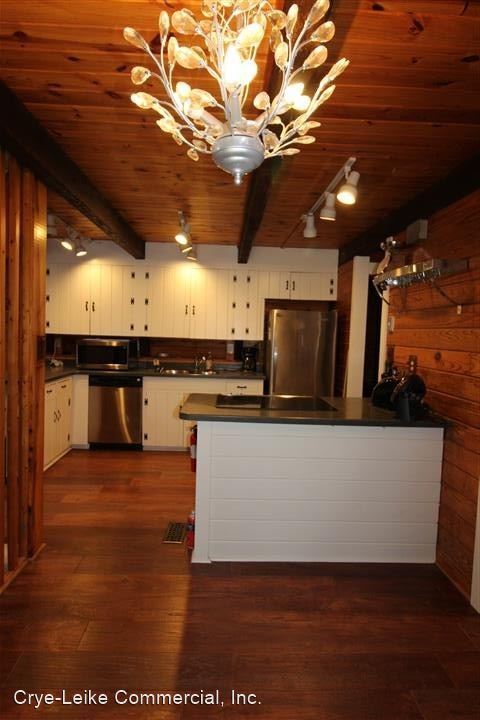 Building Photo - 4 br, 3 bath House - 10810 Carmichael Road