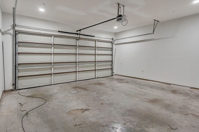 Building Photo - 1215 Rosedale St