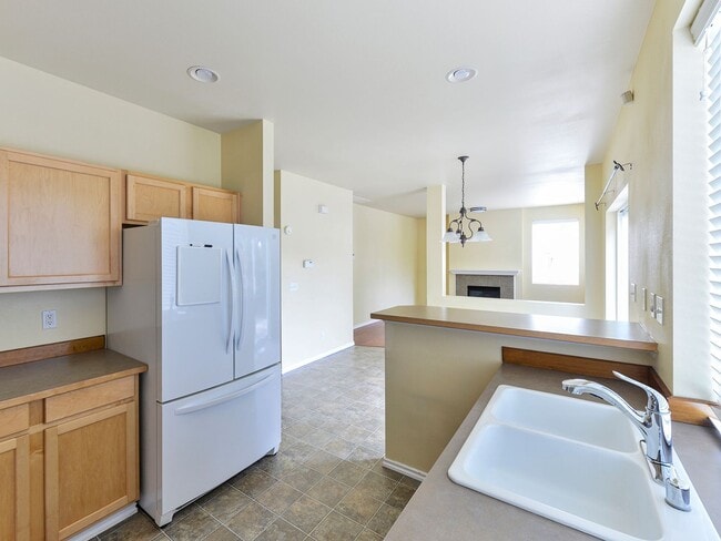 Building Photo - Charming 3-Bedroom Home with Spacious Back...